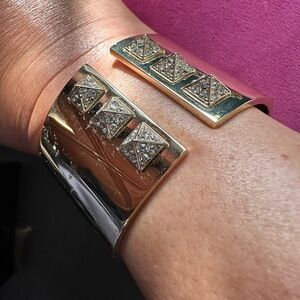 Victoria's Secret Gold Cuff Scandalous Rhinestone Hinged Size 6